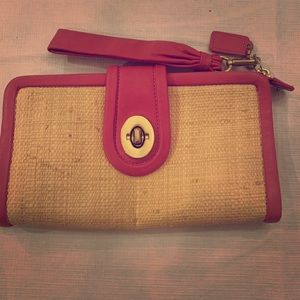 Used 100% authentic Coach wristlet